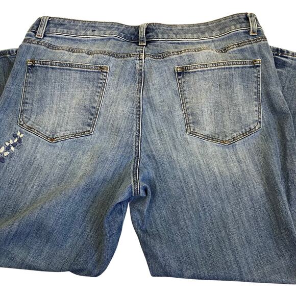 Talbots Sz 16 Flawless Girlfriend Cropped Jeans Floral Embroidered Medium Wash - Picture 16 of 16